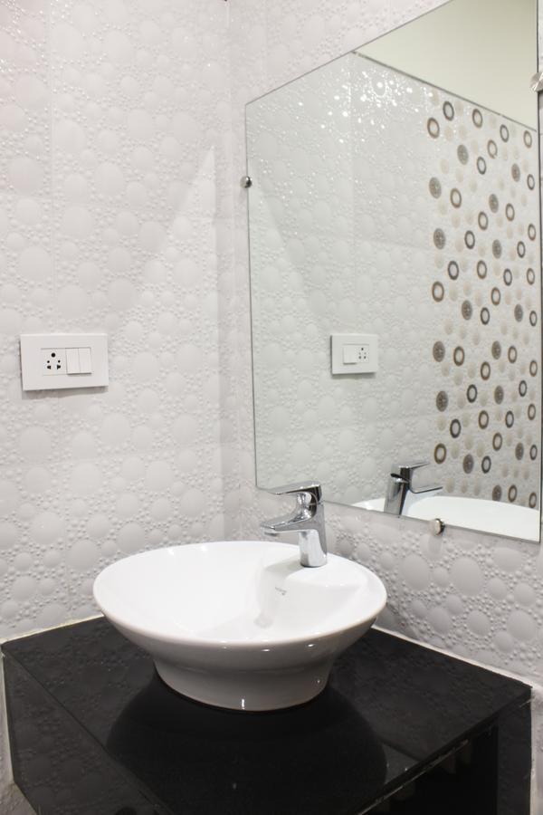 Hotel Grand Gayathri Khammam Ngoại thất bức ảnh