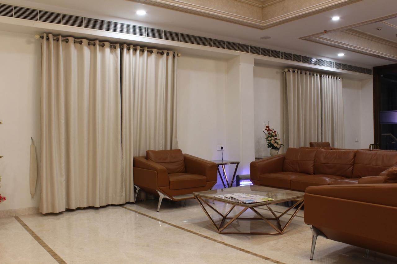 Hotel Grand Gayathri Khammam Ngoại thất bức ảnh