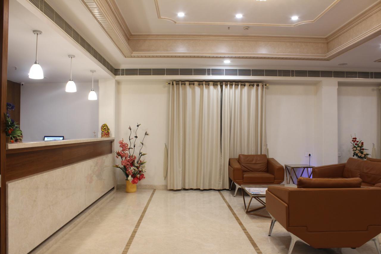 Hotel Grand Gayathri Khammam Ngoại thất bức ảnh