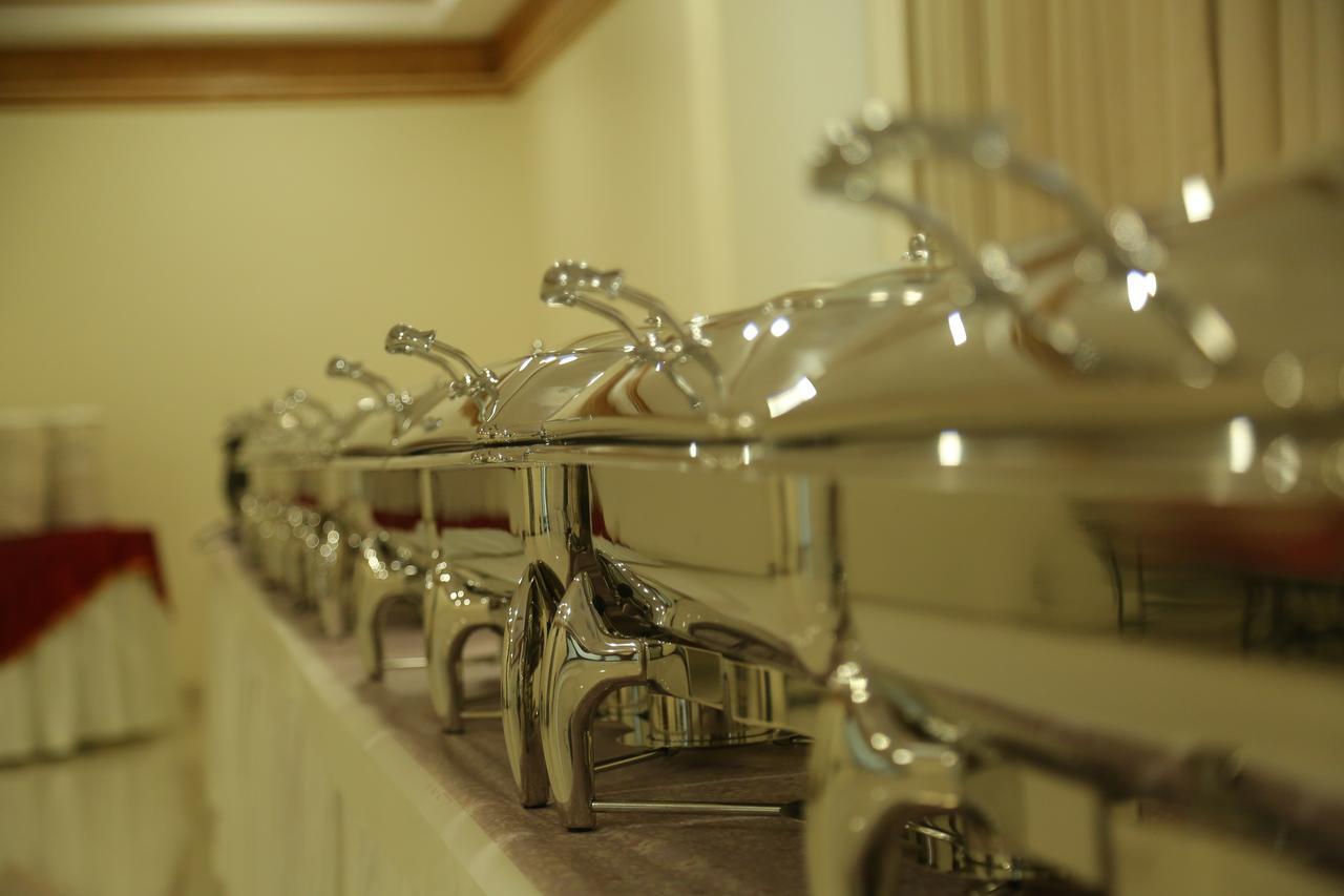 Hotel Grand Gayathri Khammam Ngoại thất bức ảnh
