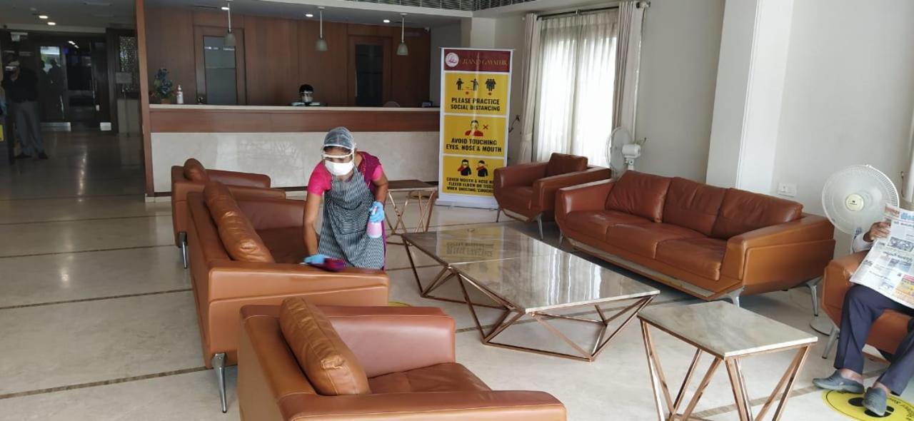 Hotel Grand Gayathri Khammam Ngoại thất bức ảnh